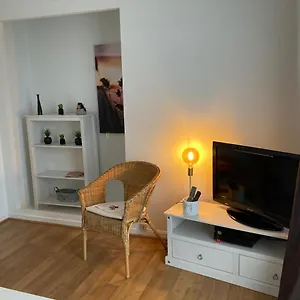  Apartamento Aux Deux Colombes Avec Balcon Et Garage